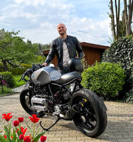 Lukas Kiemer with Bike Thumbnail