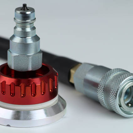 VC200 Quick-Release Vacuum Coupling Set In Use